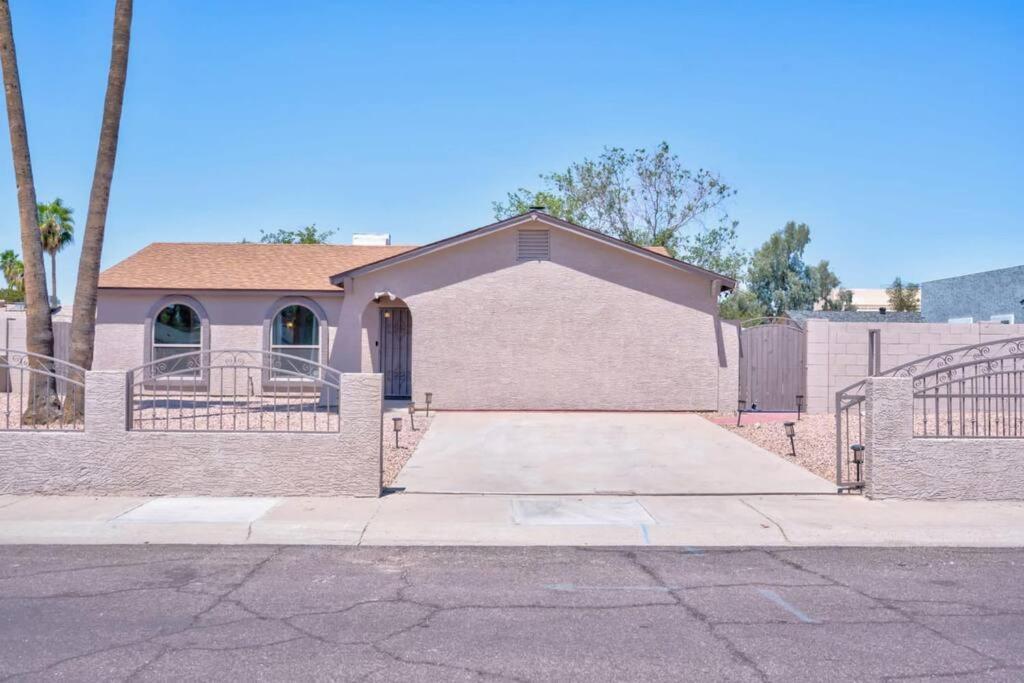 Fab Phx Getaway W/ Pool & Fire Pit Βίλα Φοίνιξ Εξωτερικό φωτογραφία