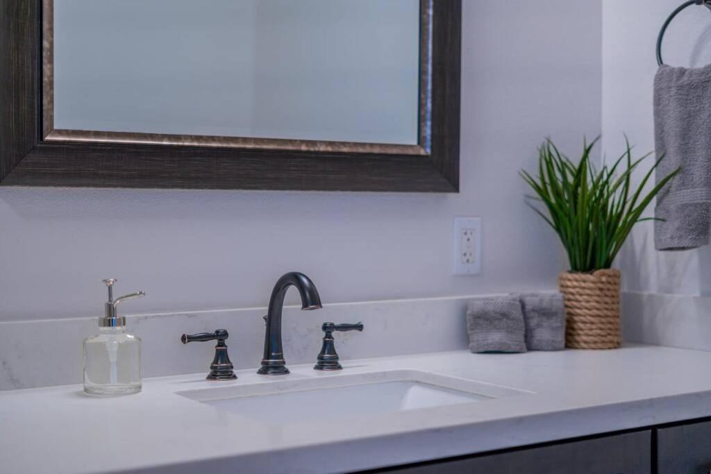 Fab Phx Getaway W/ Pool & Fire Pit Βίλα Φοίνιξ Εξωτερικό φωτογραφία