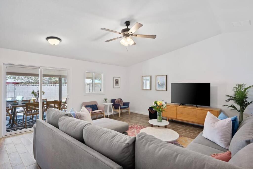 Fab Phx Getaway W/ Pool & Fire Pit Βίλα Φοίνιξ Εξωτερικό φωτογραφία